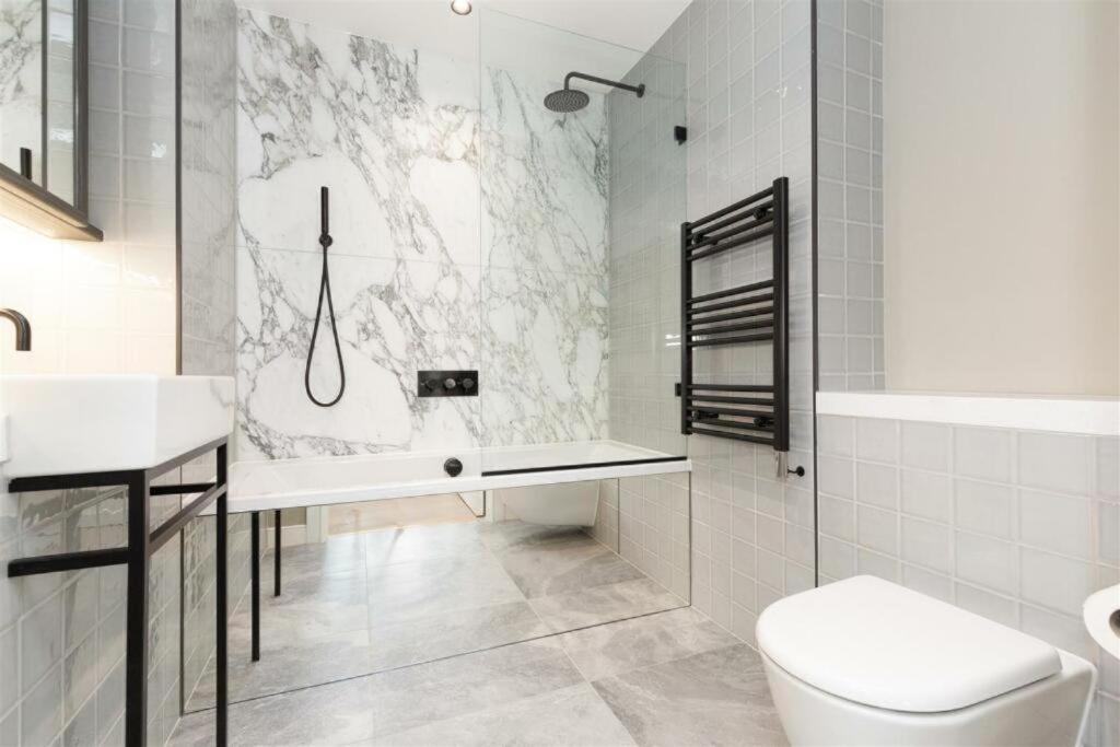 Shyroyale Appartement Londen Buitenkant foto